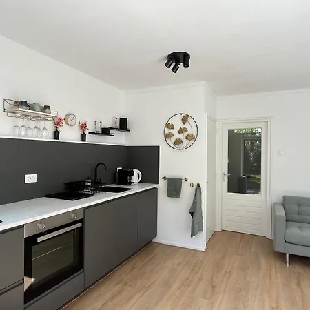 Modern Natuurhuisje Midden In Het Bos Op De Veluwe Σπίτι διακοπών *