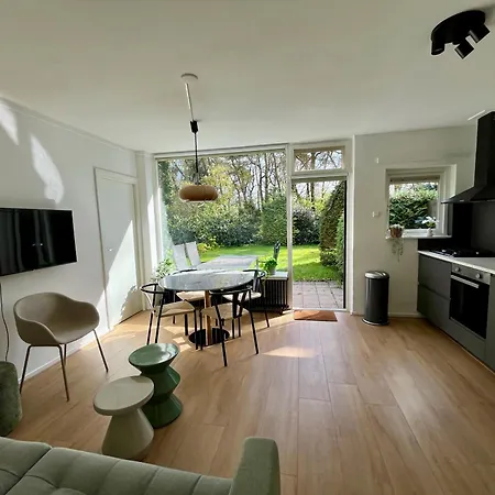 Vakantiehuis Modern Natuurhuisje Midden In Het Bos Op De Veluwe - Beau *