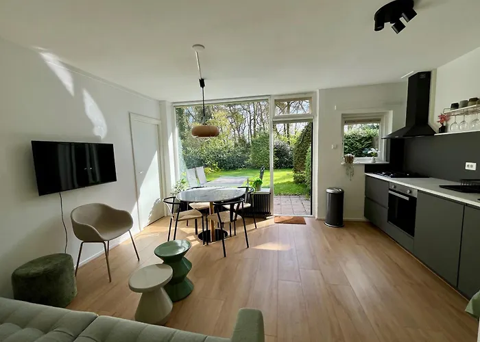 Vakantiehuis Modern Natuurhuisje Midden In Het Bos Op De Veluwe - Beau *