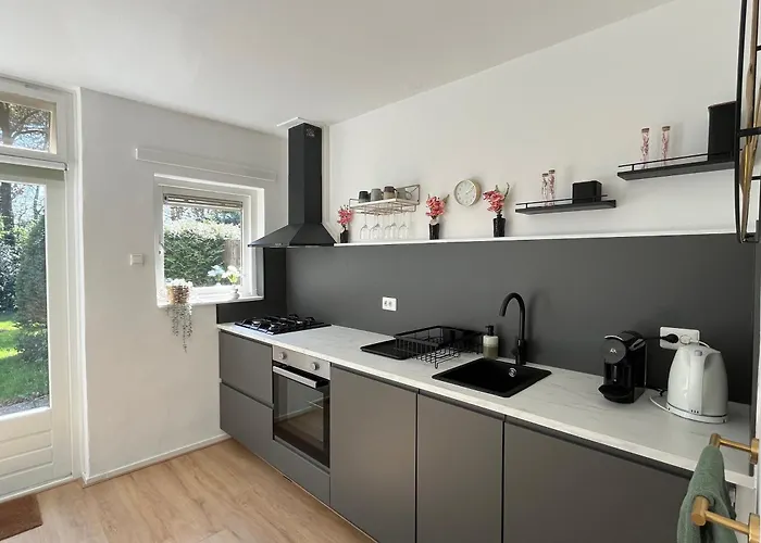 Vakantiehuis Modern Natuurhuisje Midden In Het Bos Op De Veluwe - Beau *