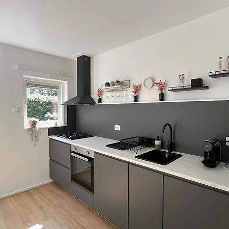 Casa de Férias Modern Natuurhuisje Midden In Het Bos Op De Veluwe *